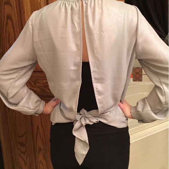 NWT New York & Company Metallic Tie Back Blouse - Picture 6 of 6